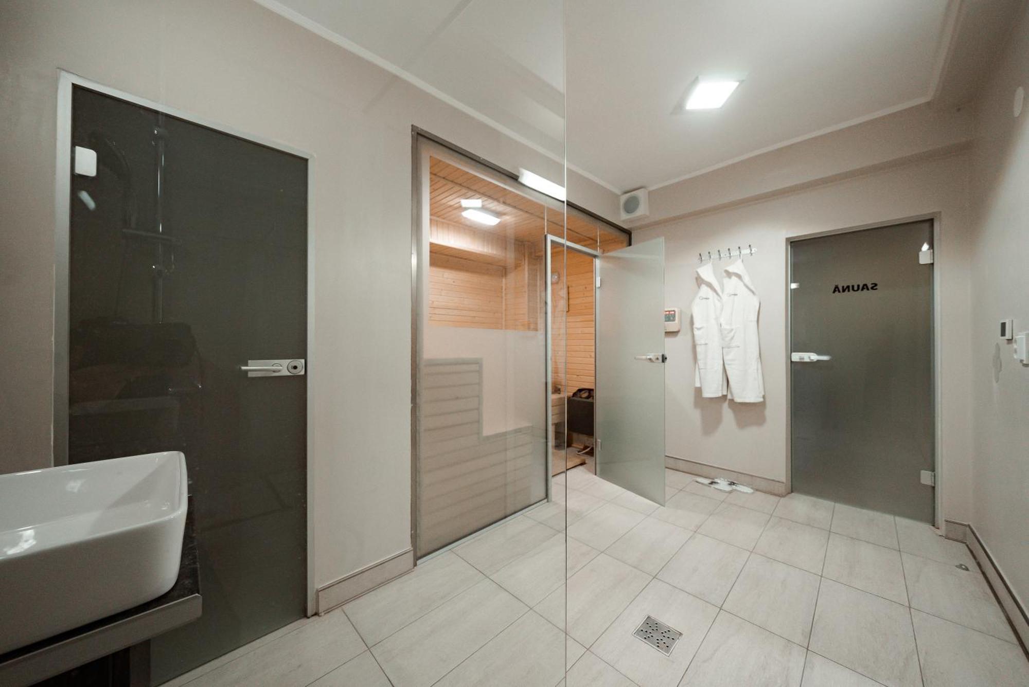 Quantum House Hotel Vatra Dornei Ngoại thất bức ảnh