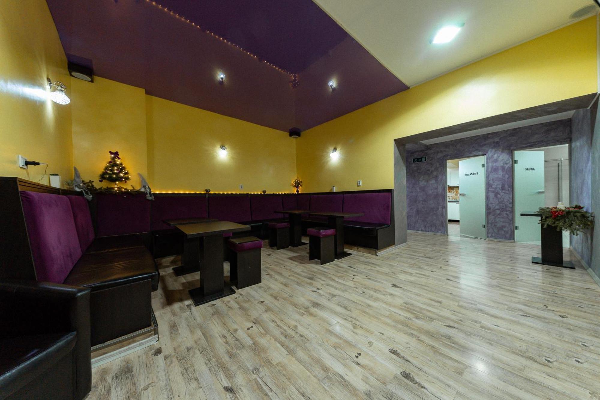 Quantum House Hotel Vatra Dornei Ngoại thất bức ảnh