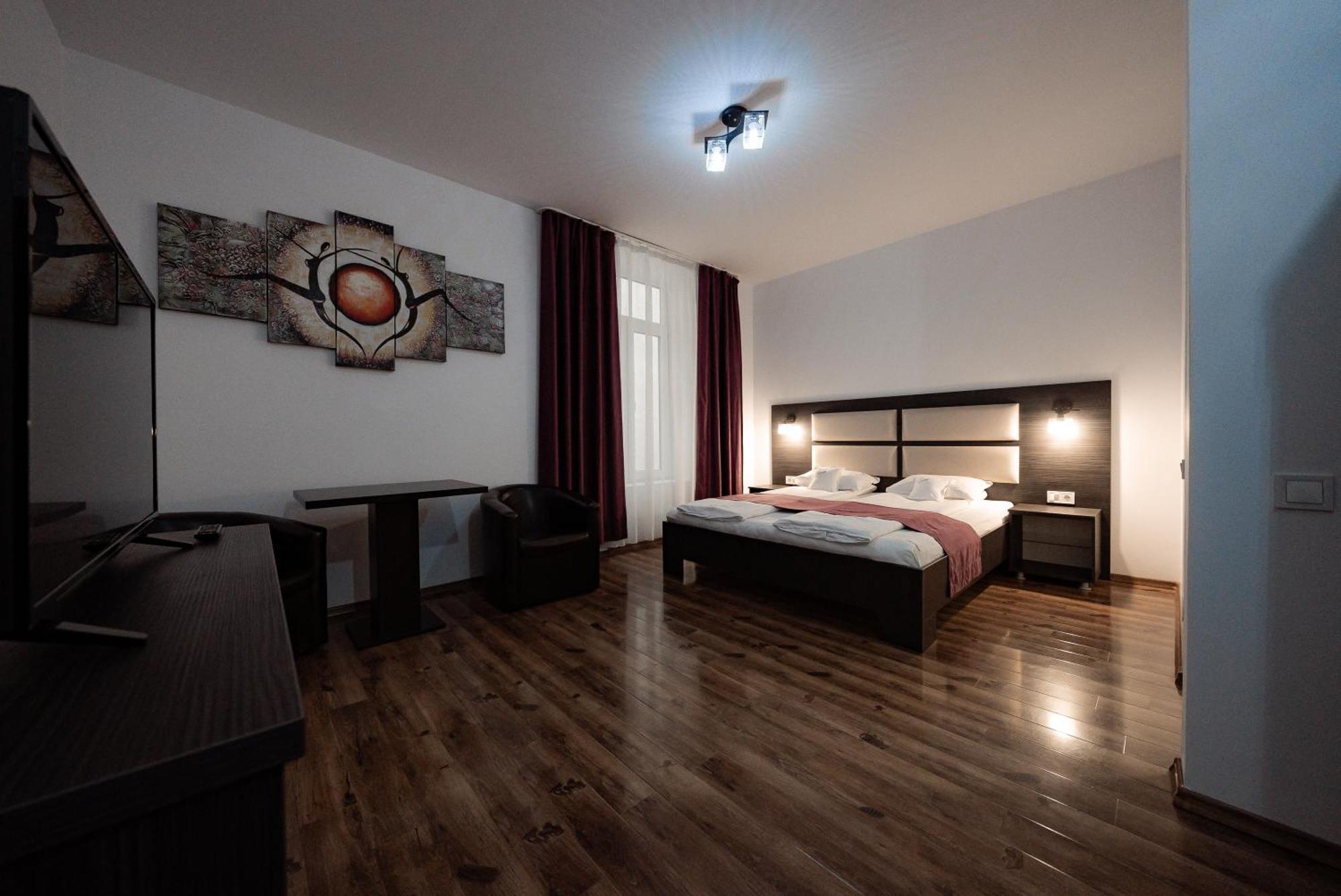 Quantum House Hotel Vatra Dornei Ngoại thất bức ảnh