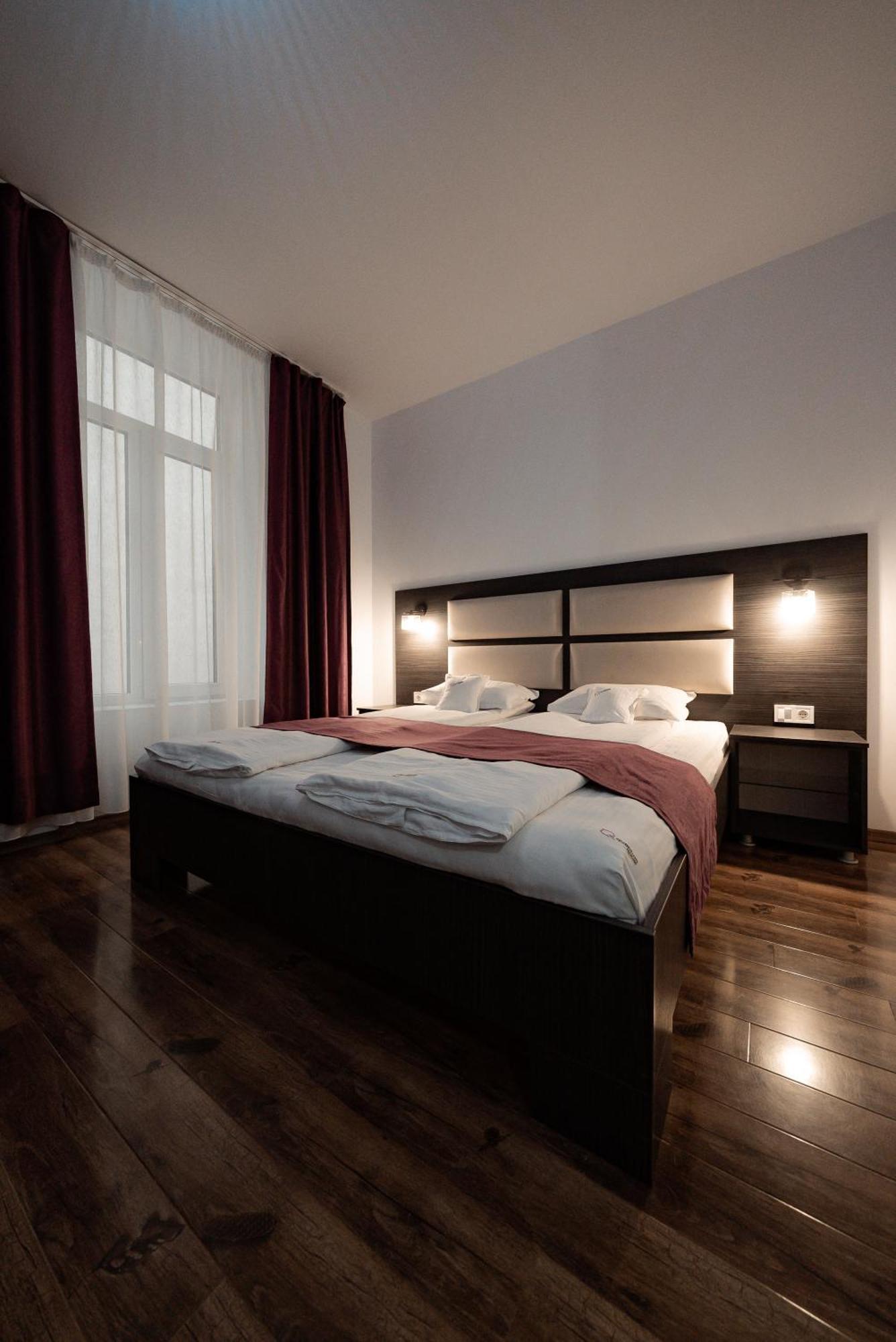 Quantum House Hotel Vatra Dornei Ngoại thất bức ảnh