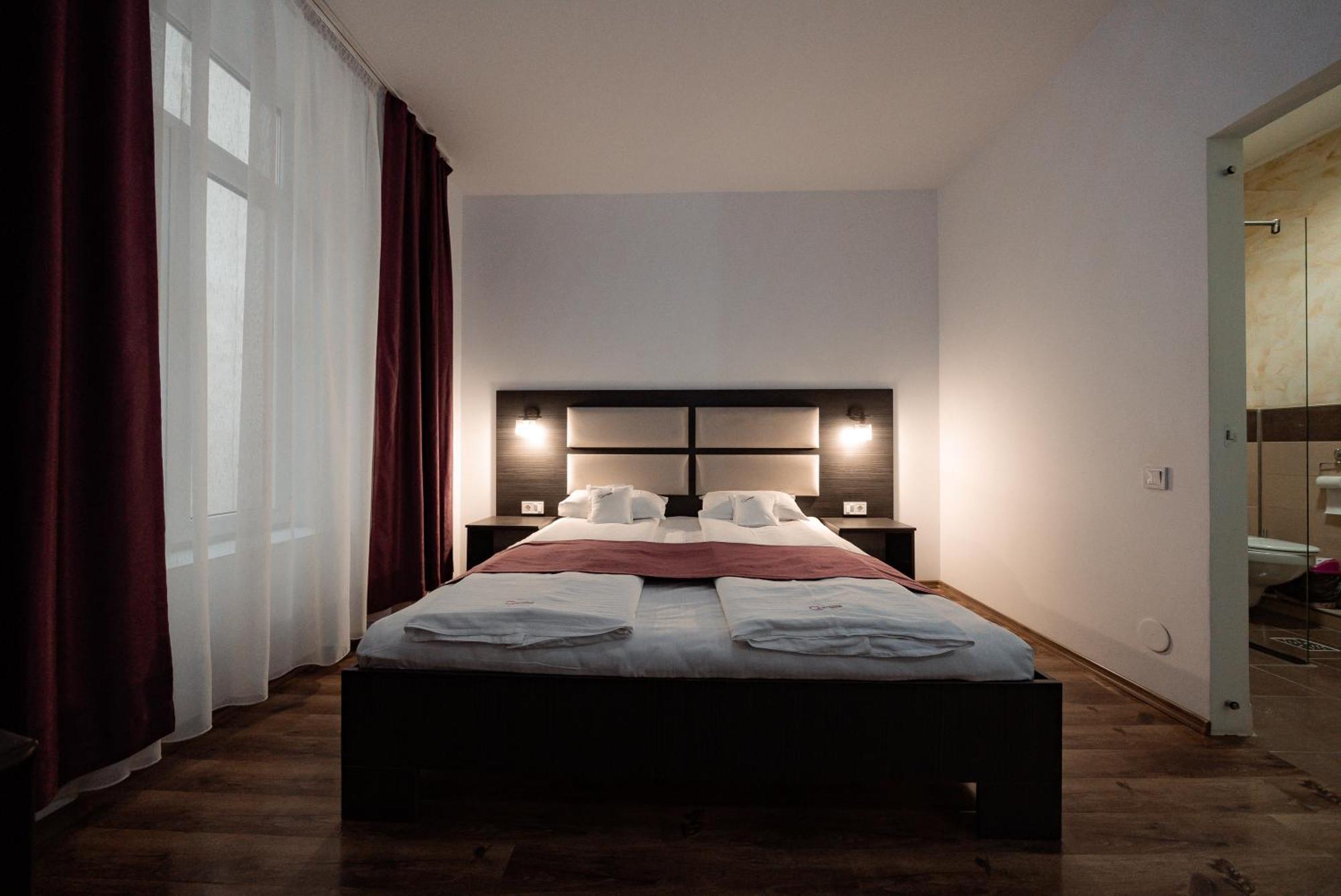Quantum House Hotel Vatra Dornei Ngoại thất bức ảnh