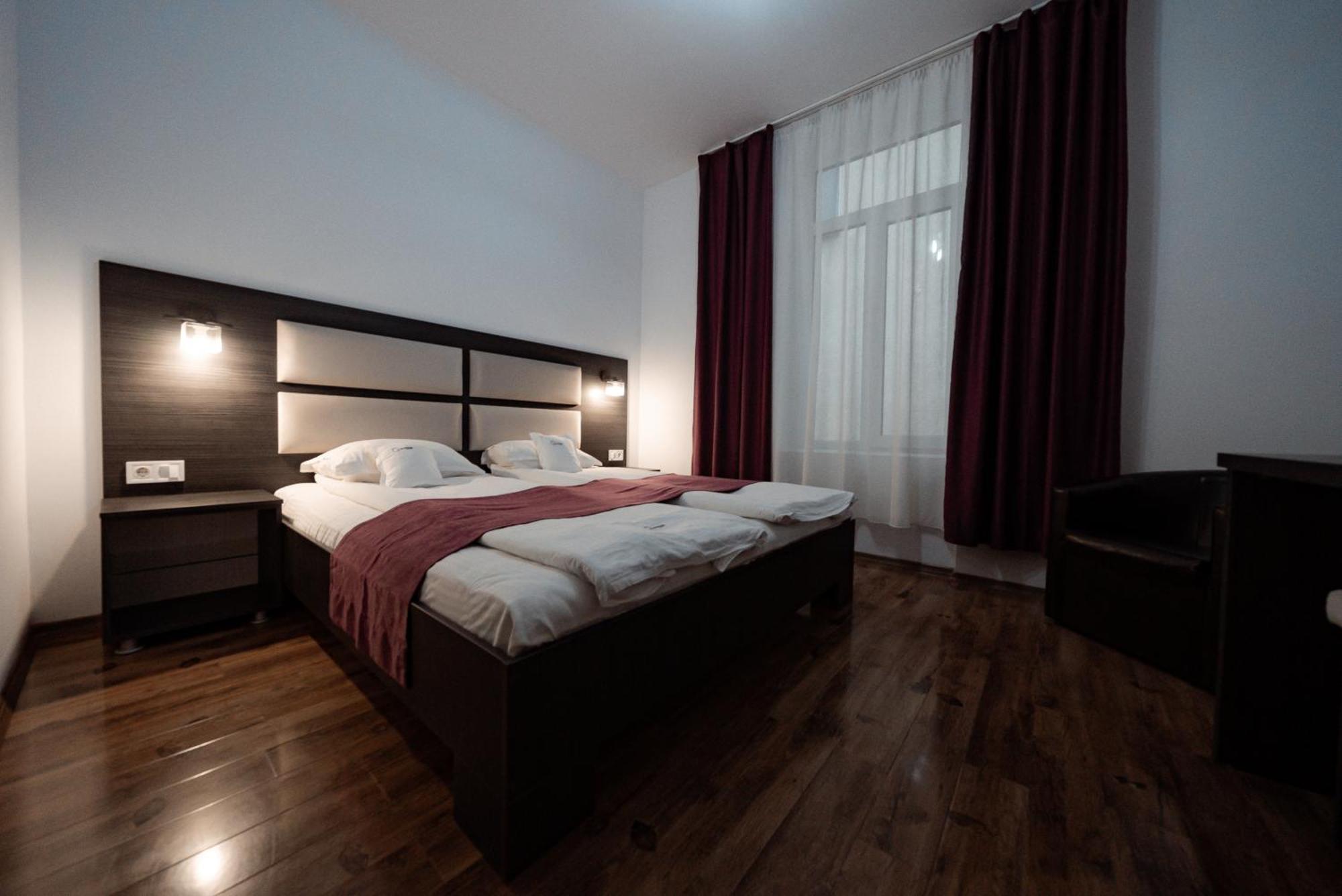 Quantum House Hotel Vatra Dornei Ngoại thất bức ảnh