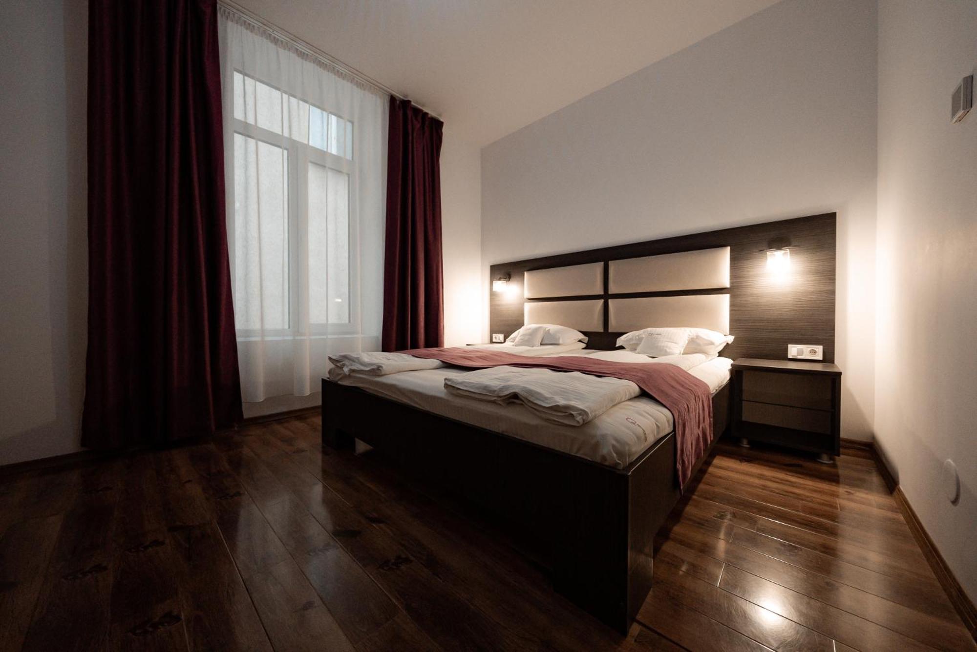 Quantum House Hotel Vatra Dornei Ngoại thất bức ảnh