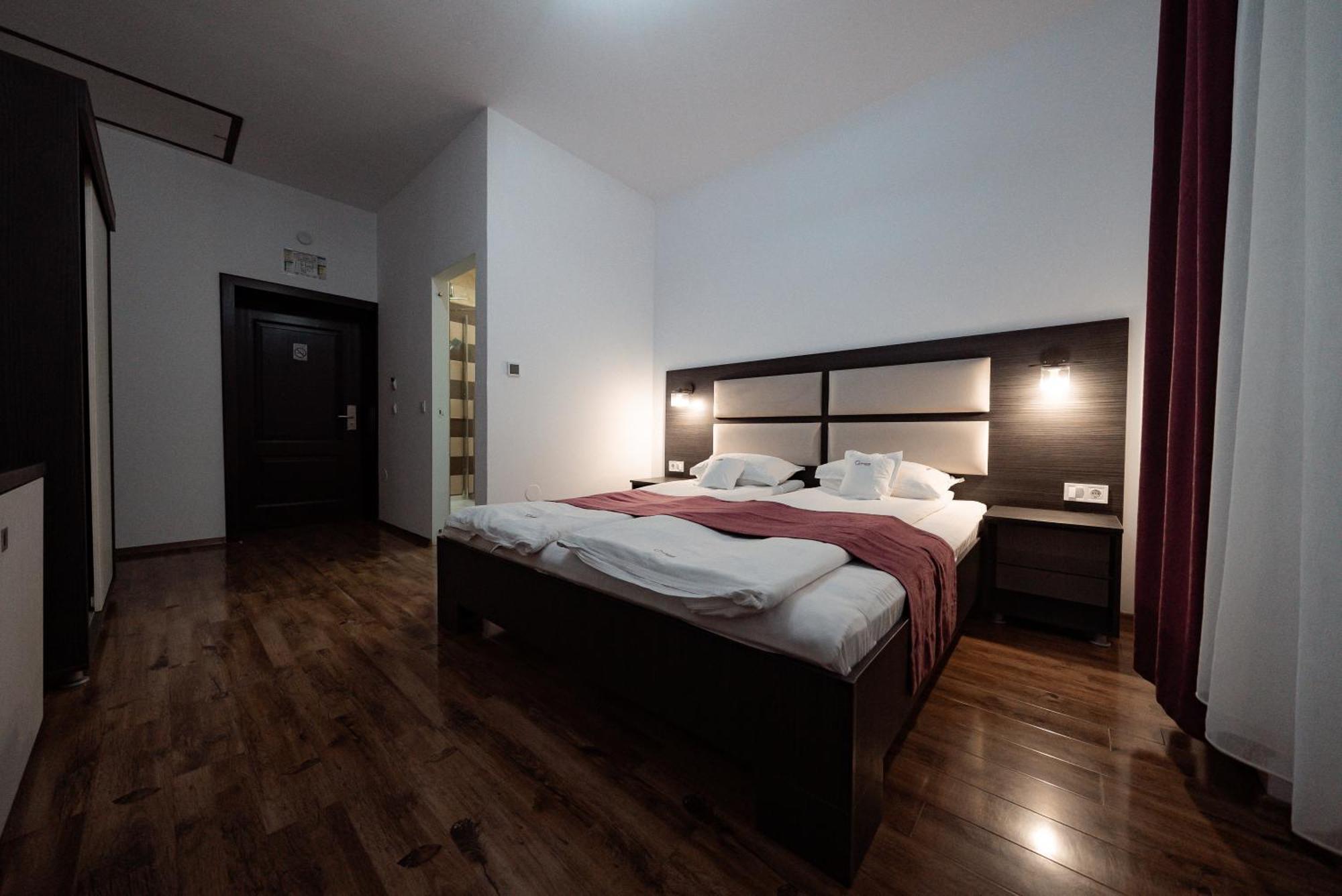 Quantum House Hotel Vatra Dornei Ngoại thất bức ảnh