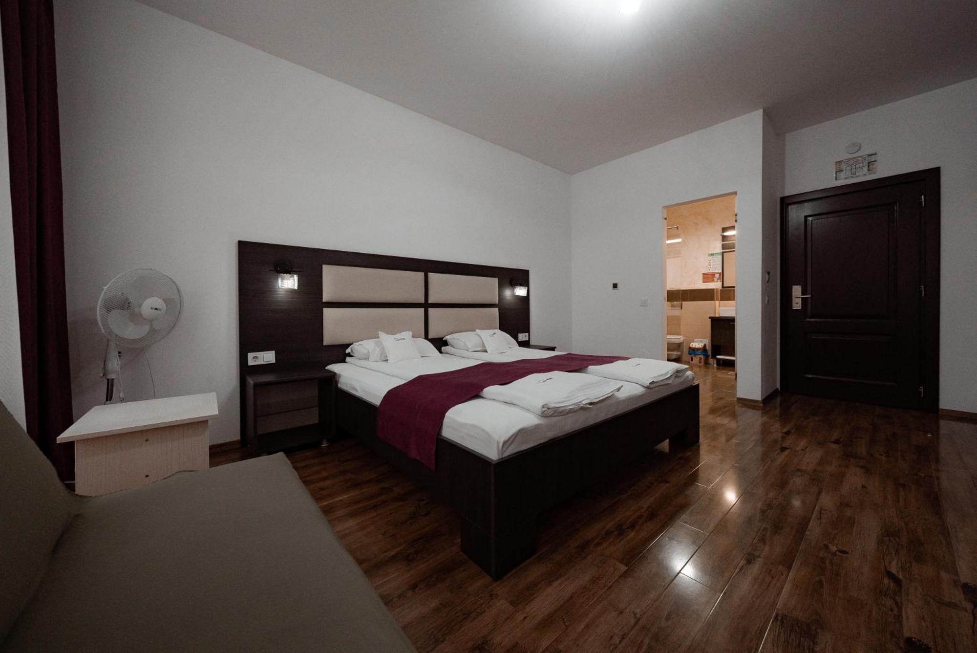Quantum House Hotel Vatra Dornei Ngoại thất bức ảnh