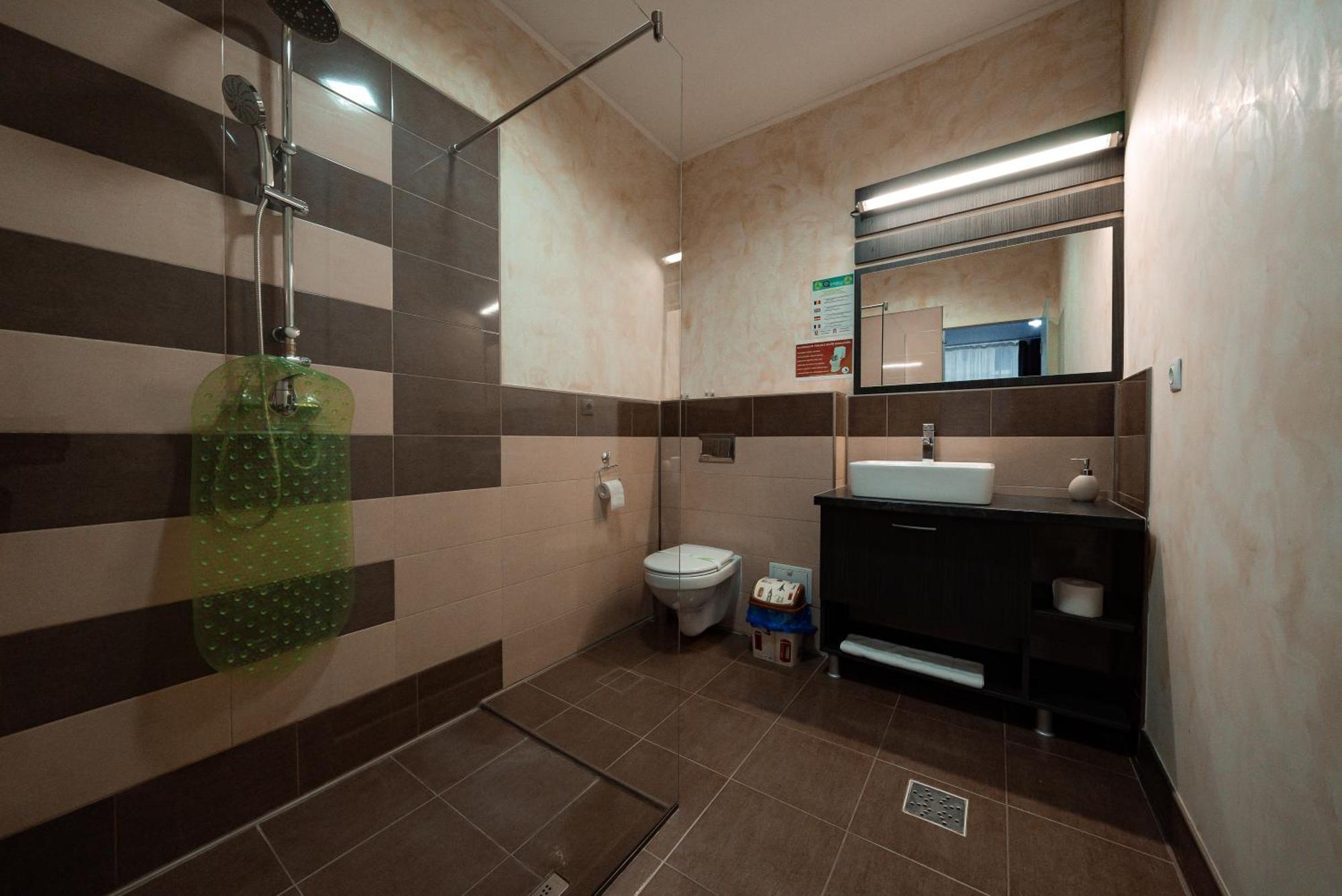 Quantum House Hotel Vatra Dornei Ngoại thất bức ảnh