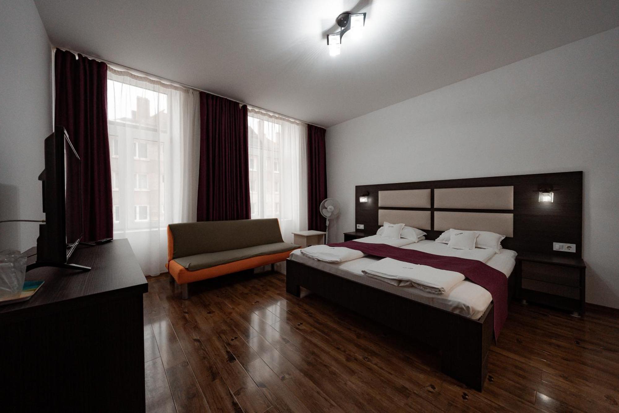 Quantum House Hotel Vatra Dornei Ngoại thất bức ảnh