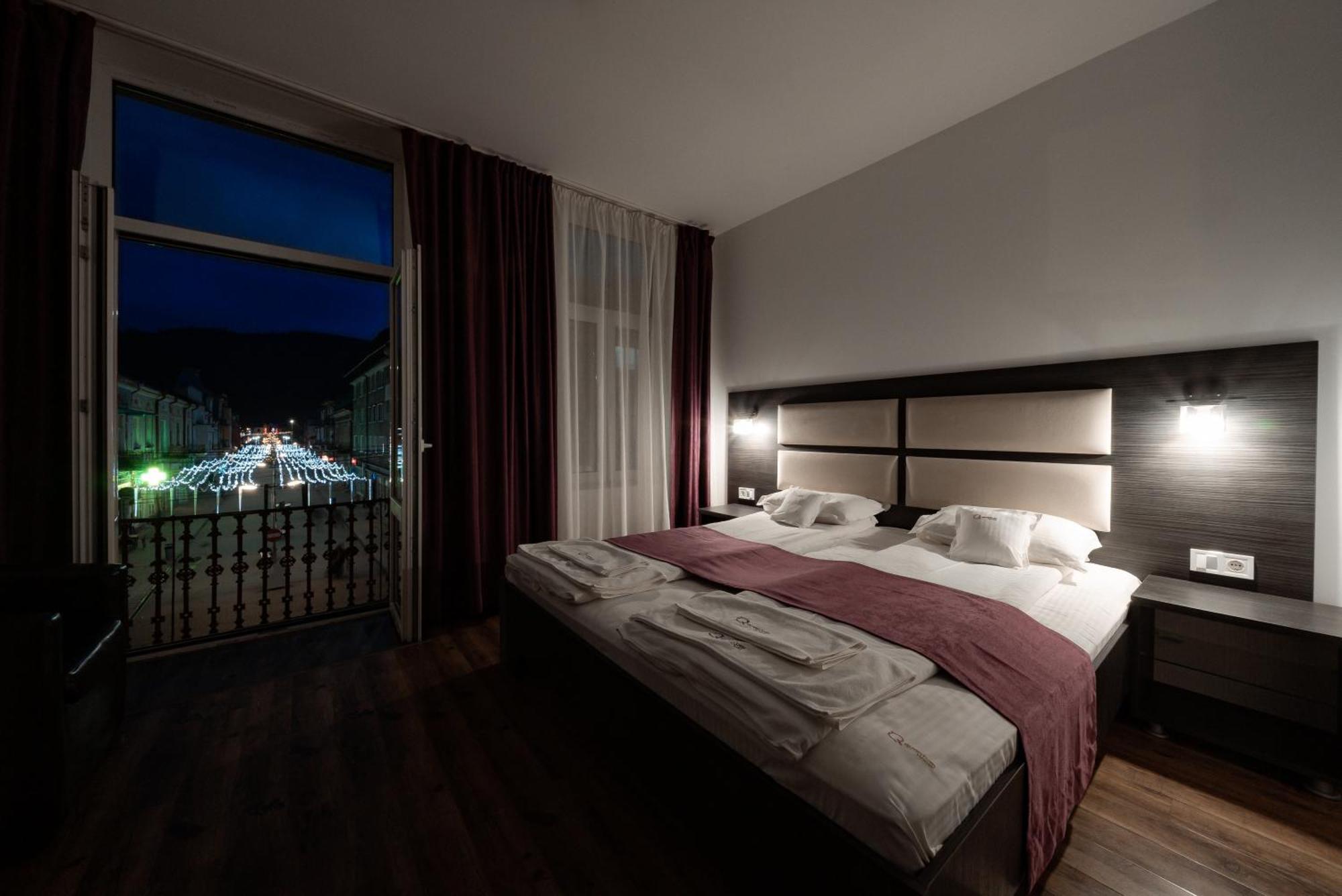 Quantum House Hotel Vatra Dornei Ngoại thất bức ảnh