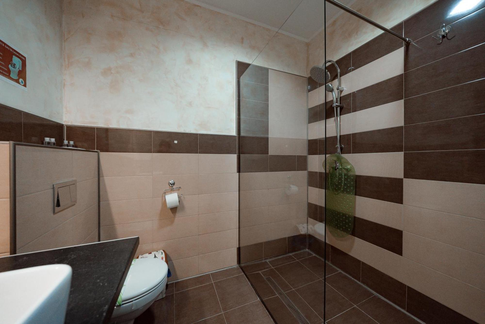 Quantum House Hotel Vatra Dornei Ngoại thất bức ảnh
