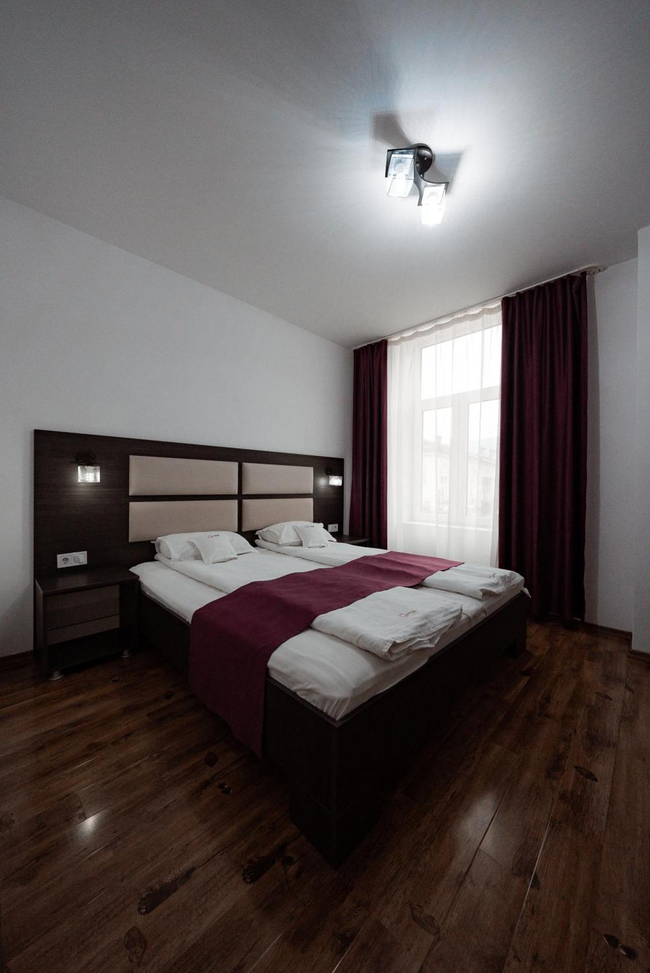 Quantum House Hotel Vatra Dornei Ngoại thất bức ảnh