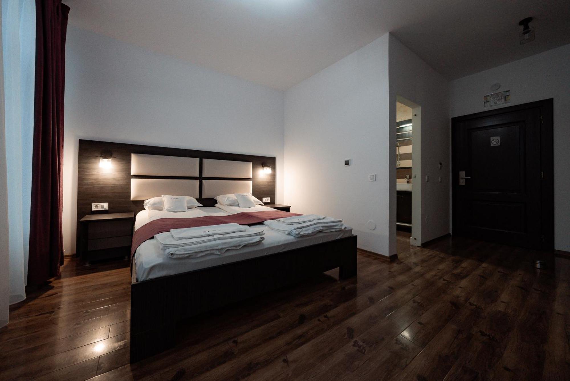 Quantum House Hotel Vatra Dornei Ngoại thất bức ảnh