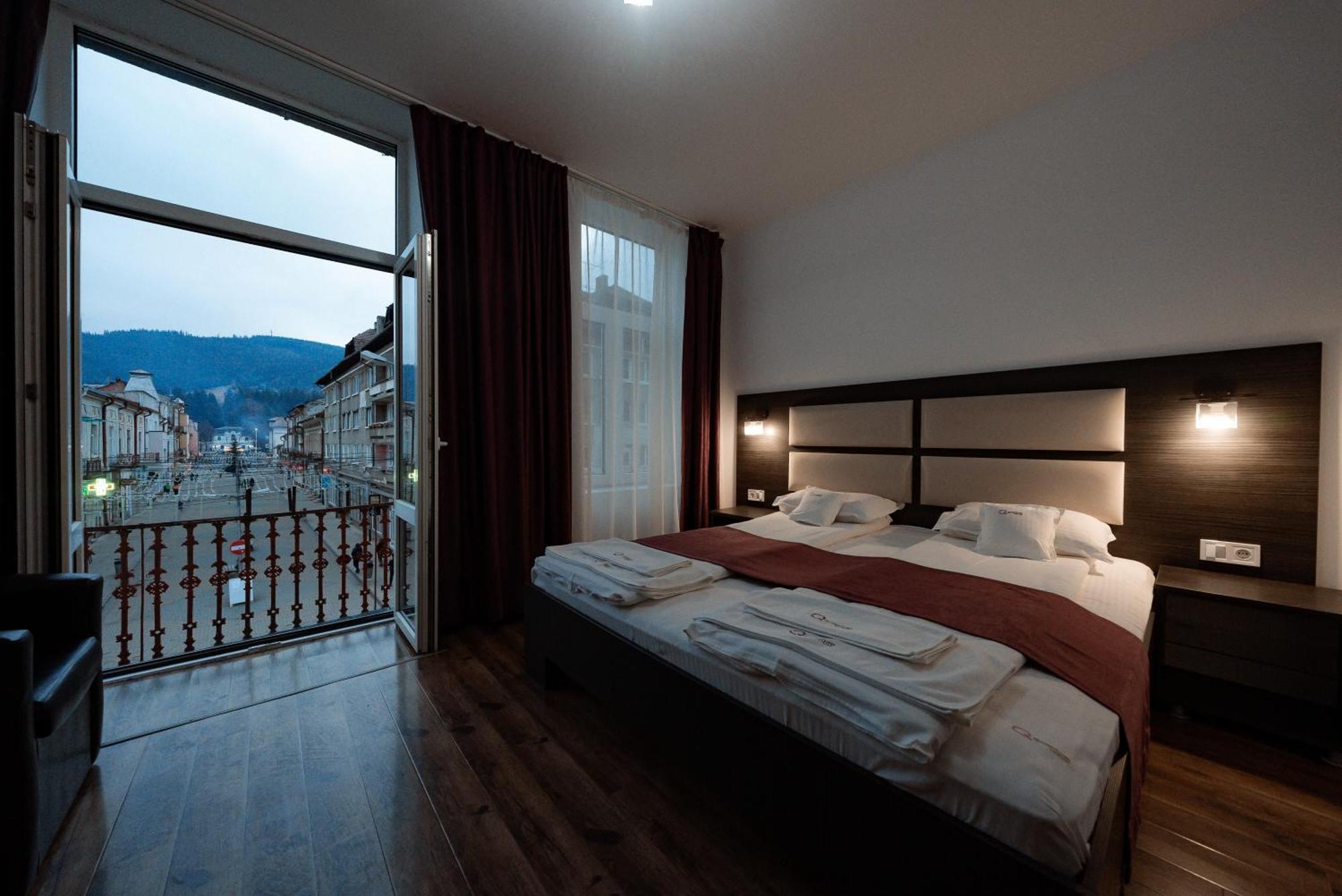 Quantum House Hotel Vatra Dornei Ngoại thất bức ảnh